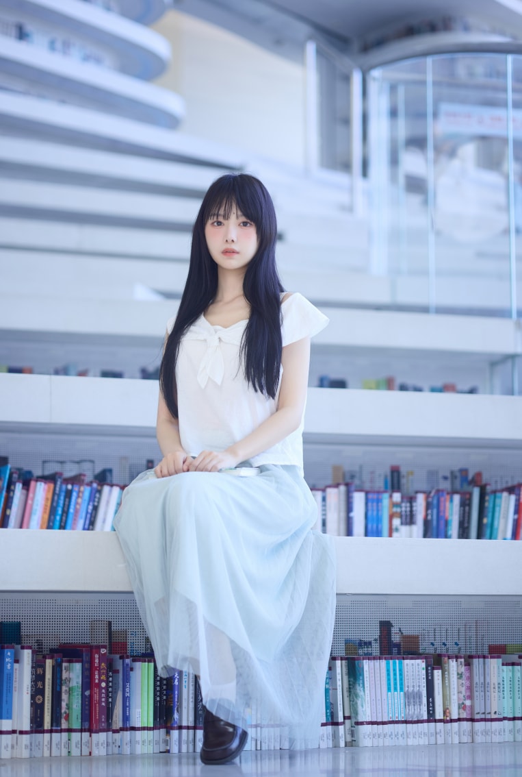 Shika小鹿鹿 图书馆-完美佳人-漫拍社