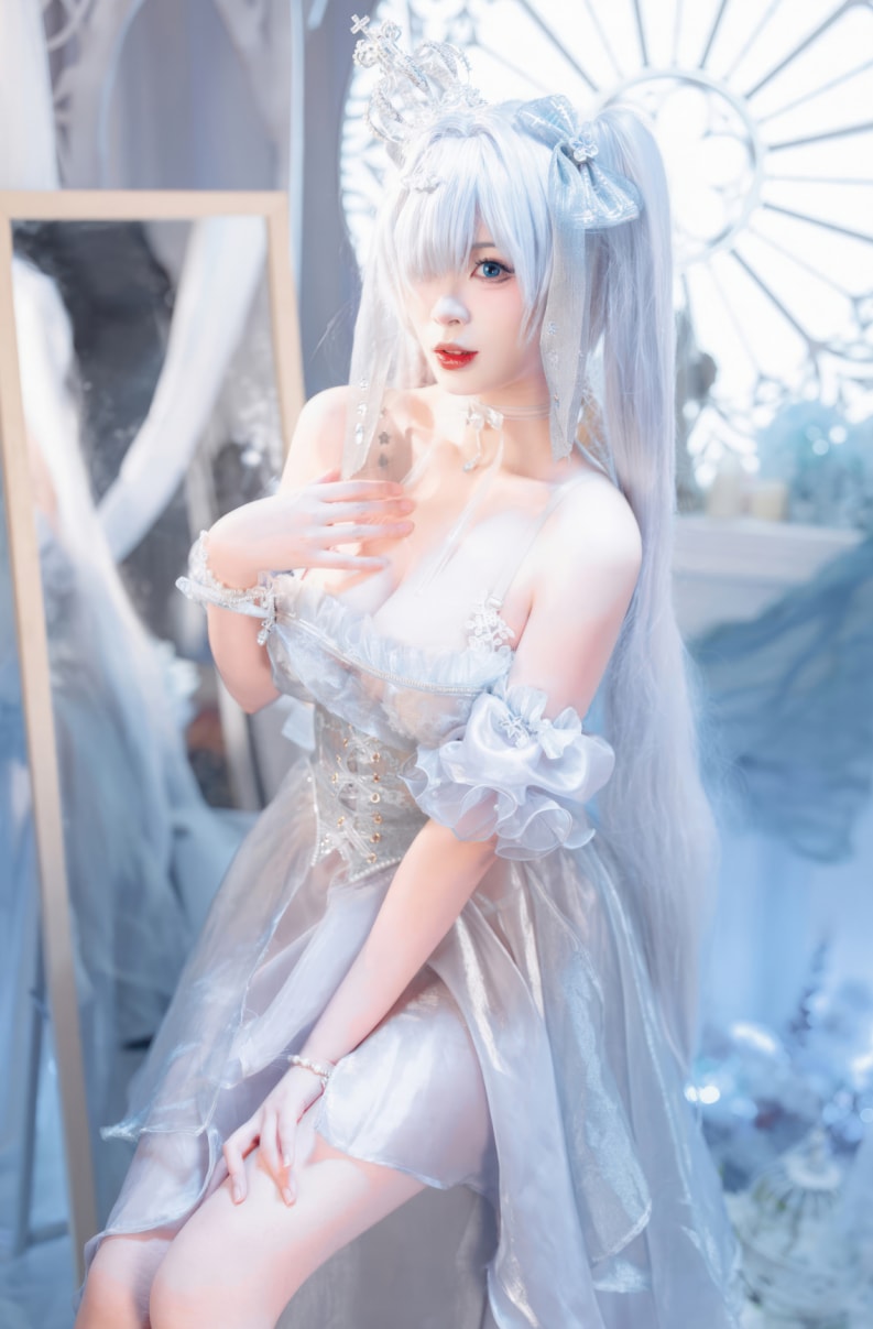 轩萧学姐 Nikke-灰姑娘·水晶公主-完美coser