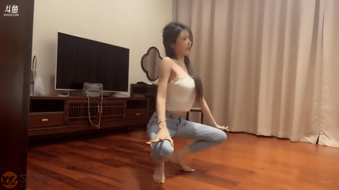 斗鱼主播秀秀呢精选加特林舞蹈视频合集[81V/12.9G]-值得一看