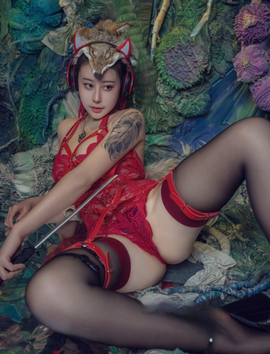 奈汐酱nice 猎狼女-作品推荐