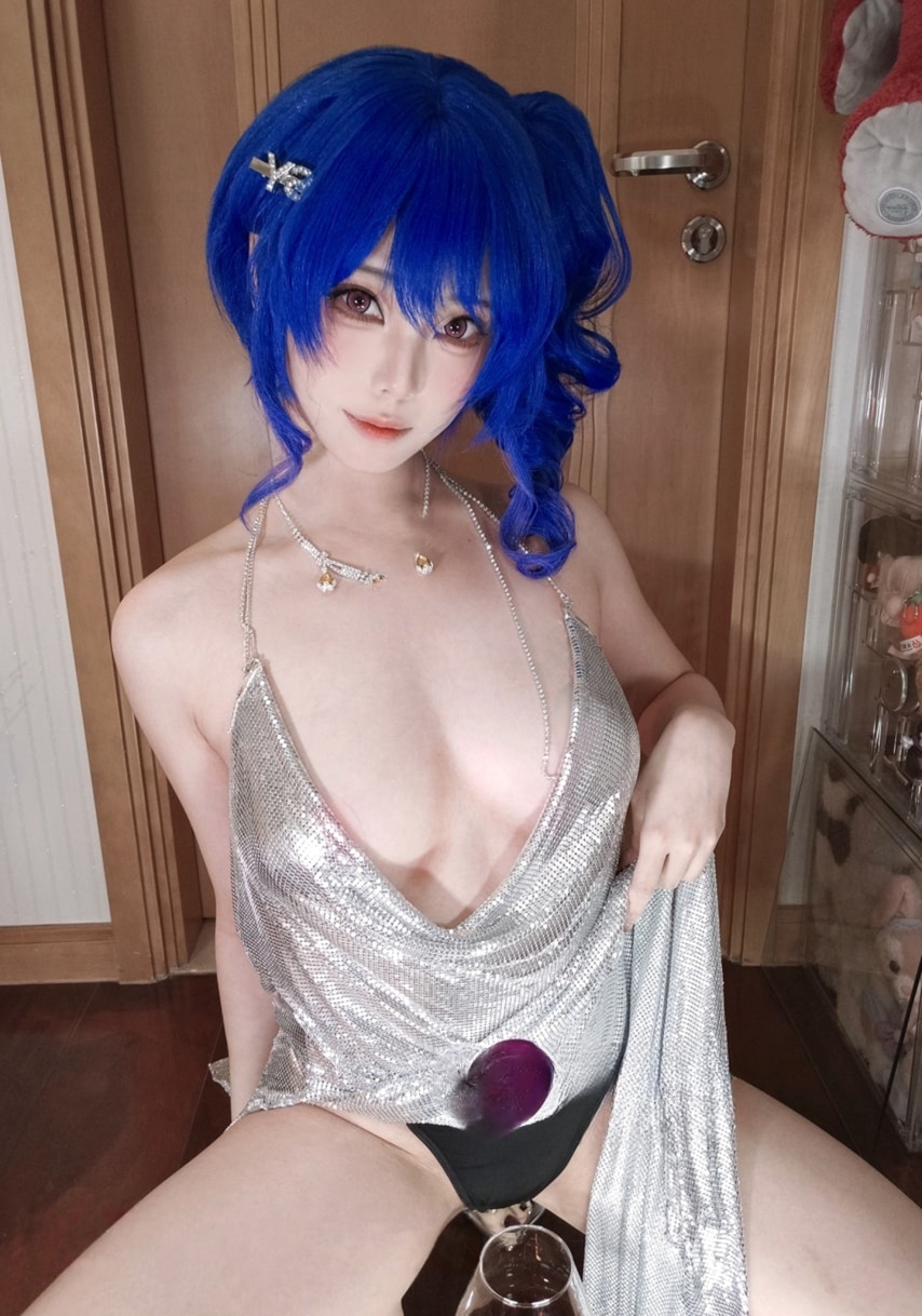 蜜汁猫裘 碧蓝航线 圣路易斯礼服自拍-精美作品