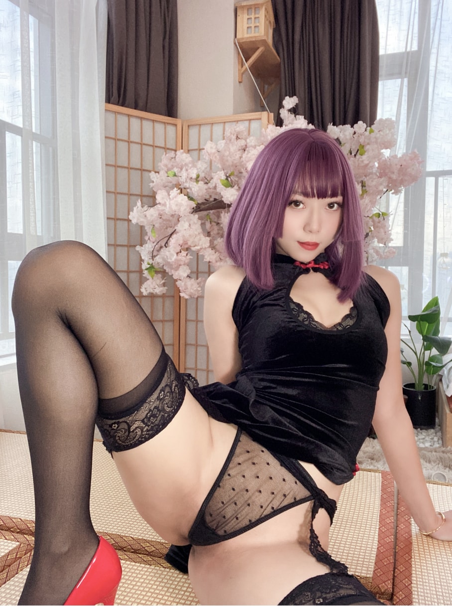 Money冷冷 – 高叉旗袍蕾丝裙-超级漂亮-漫拍社