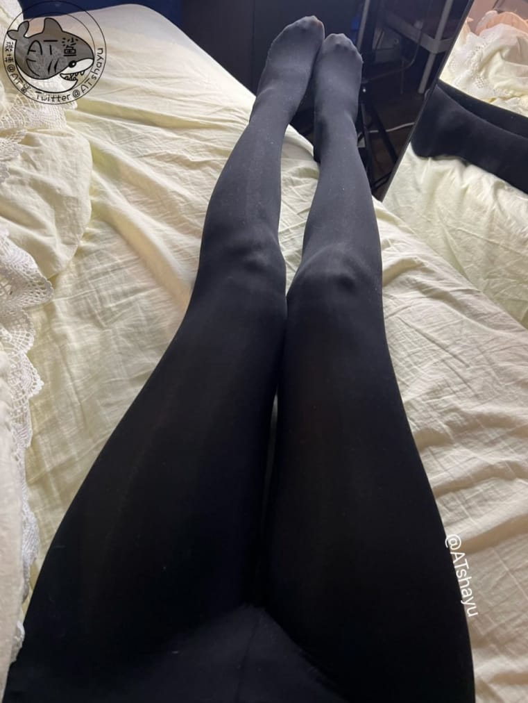 AT鲨 – 原相机质感黑裤袜-精美资源