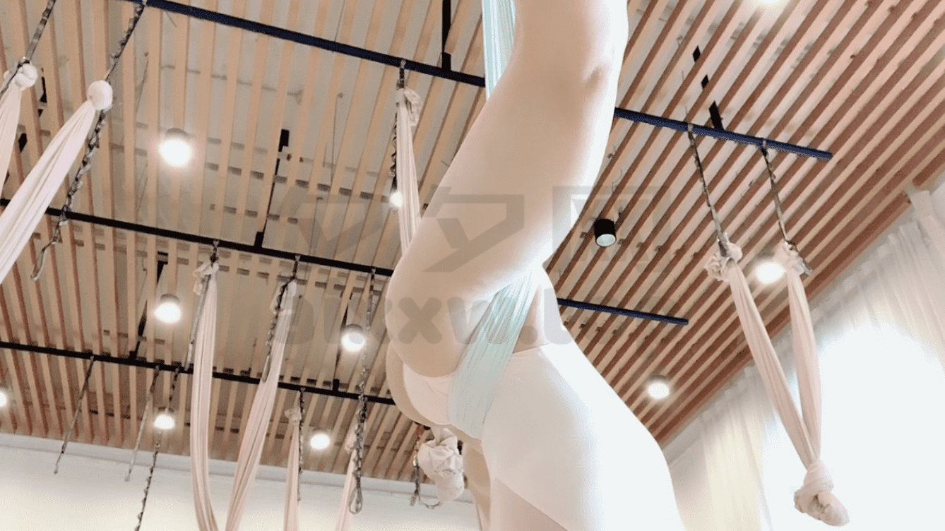 斗鱼@劳拉殿下飞机+火箭定制视频合集[231P+38V/2.32G]-精品资源