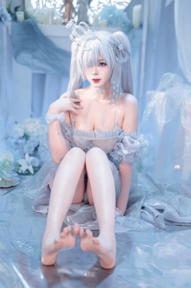 轩萧学姐 Nikke-灰姑娘·水晶公主-完美coser-漫拍社