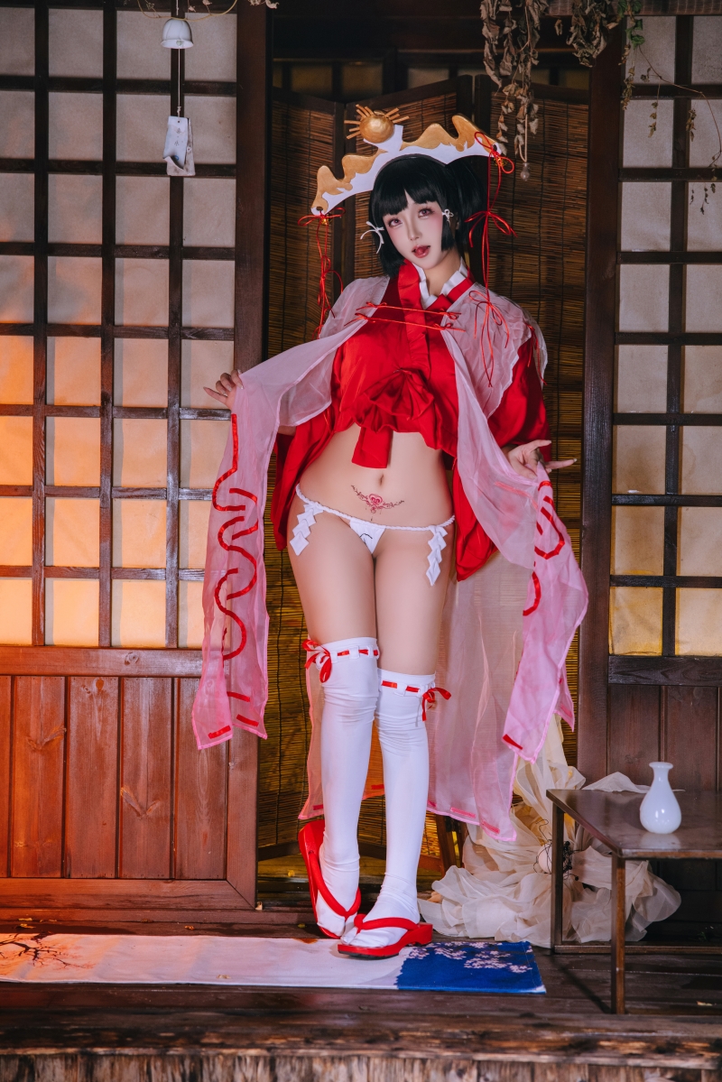 日奈娇《辉夜巫女》:轻纱红衣下的绝美杀招-作品推荐 日奈娇《辉夜巫女》:轻纱红衣下的绝美杀招-作品推荐