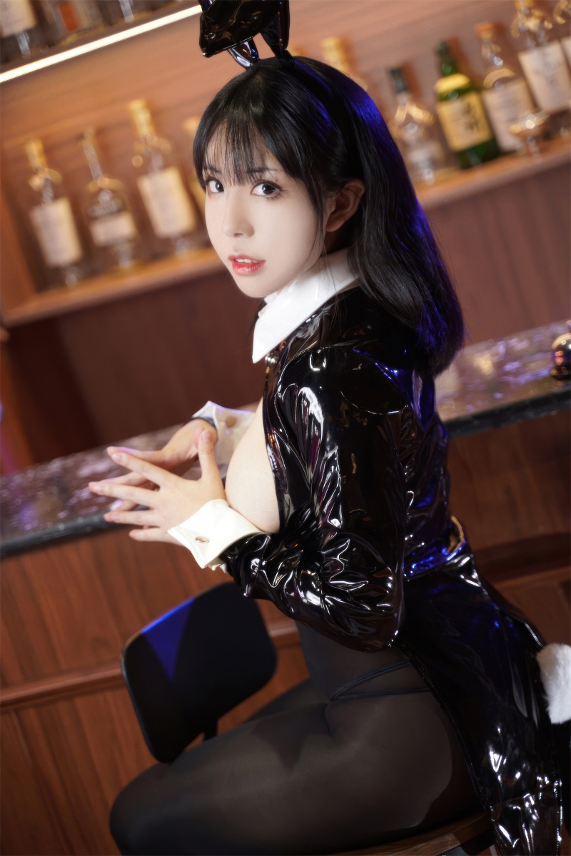 虎森森兔女郎造型惊艳全场！“侍女兔兔”掀起视觉狂潮-完美coser-漫拍社